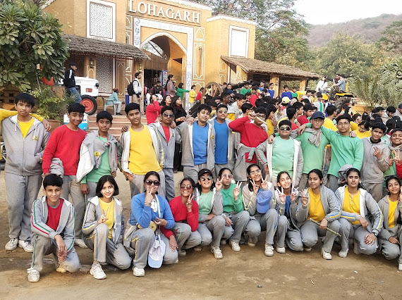 Adarsh World School Dwarka 011 4501 7923, 4501 7924  Picnic Group Photo
